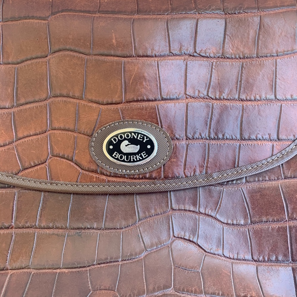 Dooney & Bourke brown leather cross body - Picture 2 of 8